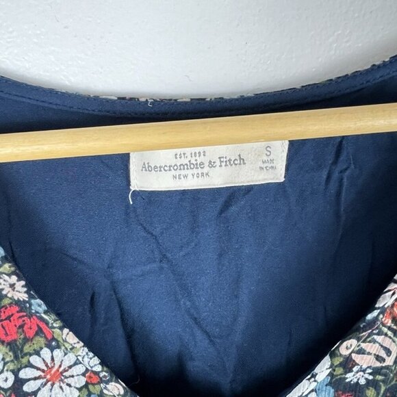 Abercombie Fitch Mini Dress sz S Long Sleeve Dark Floral Date Night Boho V Neck - Picture 2 of 8